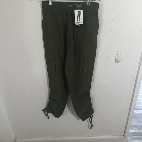 SOFIA VERGARA ☆ Luxe Cargo High-Rise Ankle Pants ☆ Size XS ☆ NWT - Picture 1 of 5
